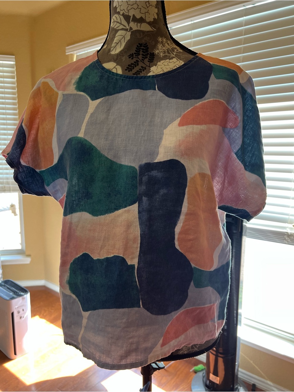 CHARLIE B Multicolor Abstract Print Short Sleeve Blouse